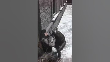 SCUM - Cornered by Puppets! 😱#shorts #gaming #survival #scum #loralyne