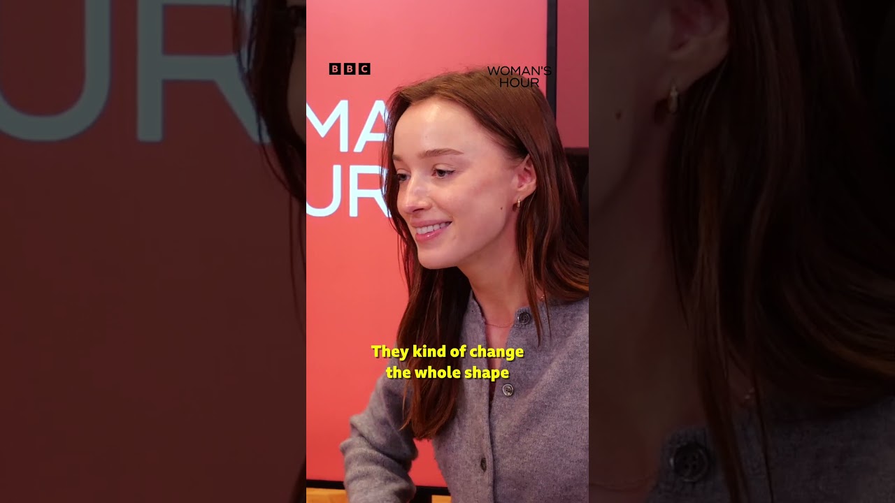 Phoebe Dynevor on acting with her neck 🤔 