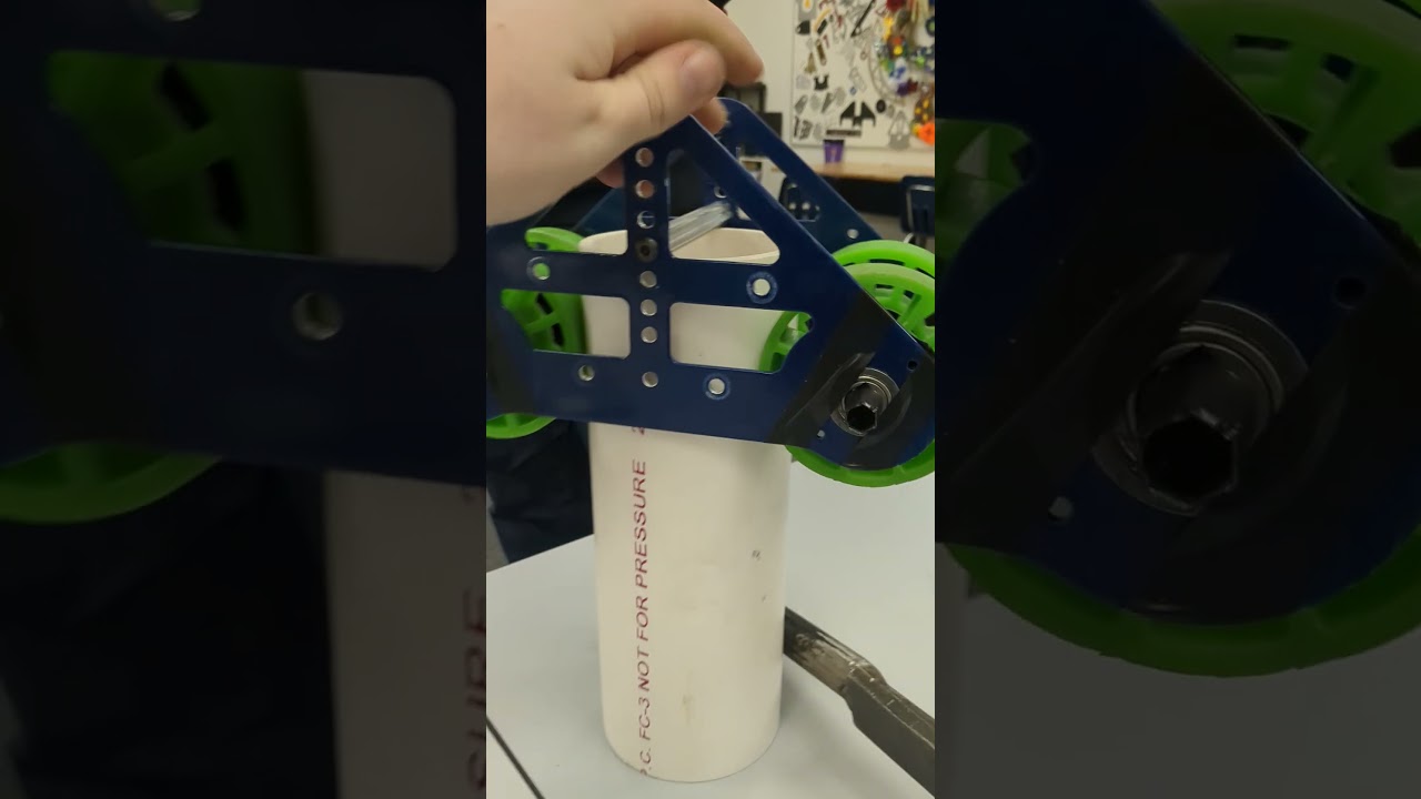 Close up of 7.75" claw fit for CORAL | FRC 2025 REEFSCAPE