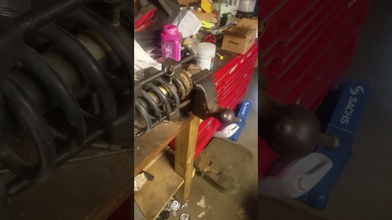 YouTubeで2006 Volvo S60 2.5T AWD Rear Strut Replacement & Rebuildを視聴 YouTubeで2006 Volvo S60 2.5T AWD Rear Strut Replacement & Rebuildを視聴