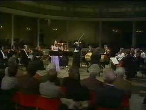 Kyung Wha Chung & Cho Liang Lin play Bach - Concerto for 2 Vs- BWV 1043