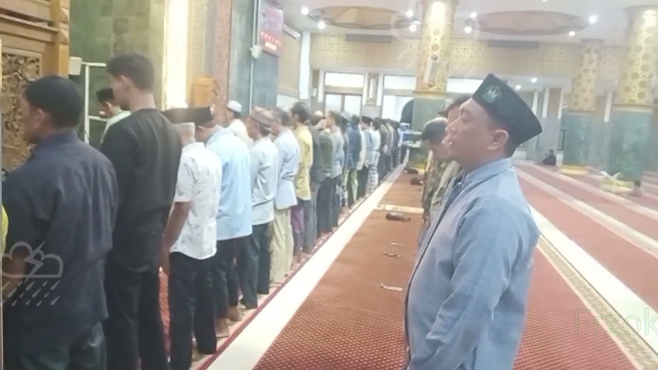Tarawih . Bacaan salah . Masjid Besar ?? . Makmum kaget ..... 