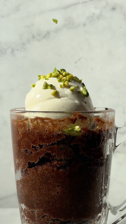 5-minute pistachio & chocolate mug cake ✨ #mugcakerecipe #quickdessert #chocolatecake