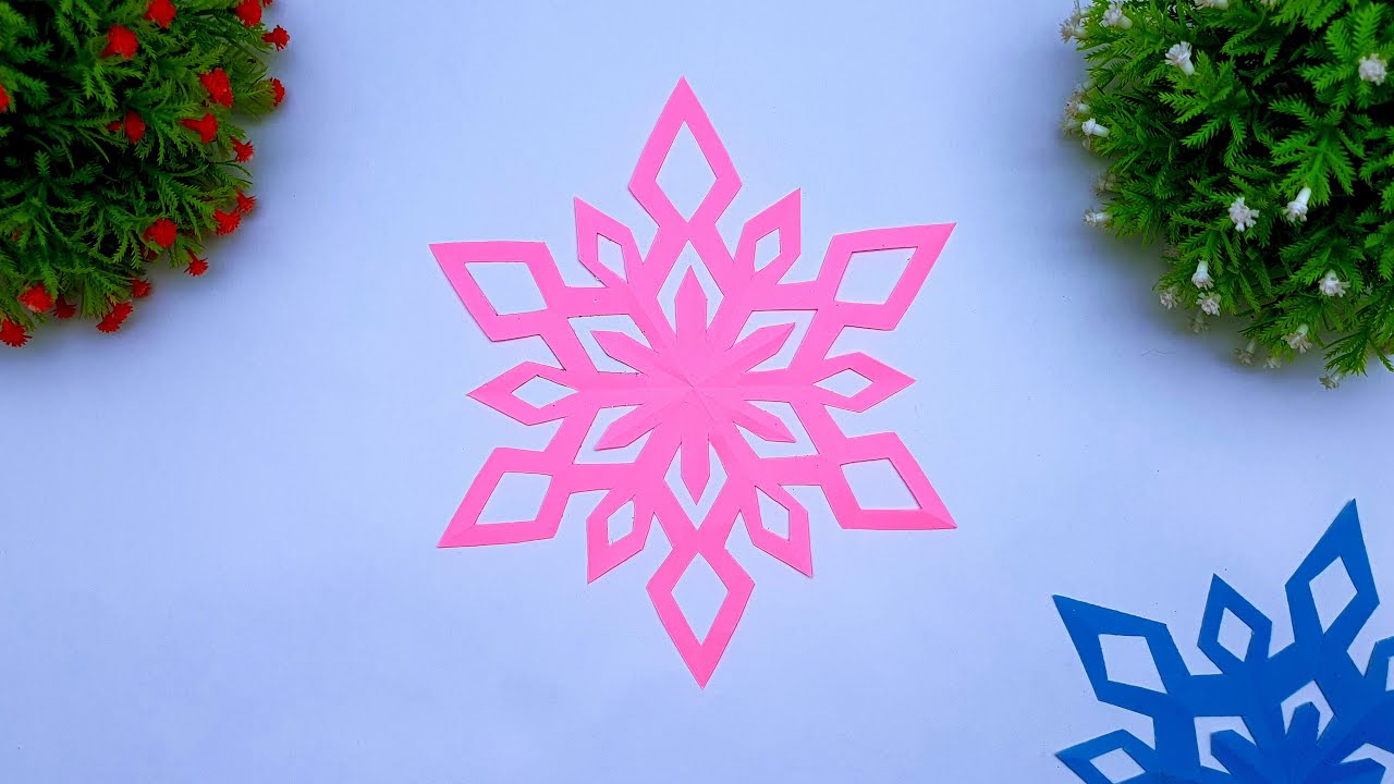 6-Pointed Snowflakes with Paper and Scissors | Christmas Decor | How to ...