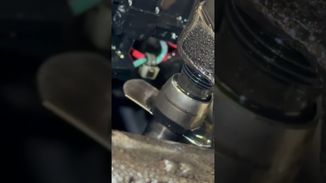 🛠️ Snug Fit! ✅ Overhead Valve Adjustment in Action 🔧📏