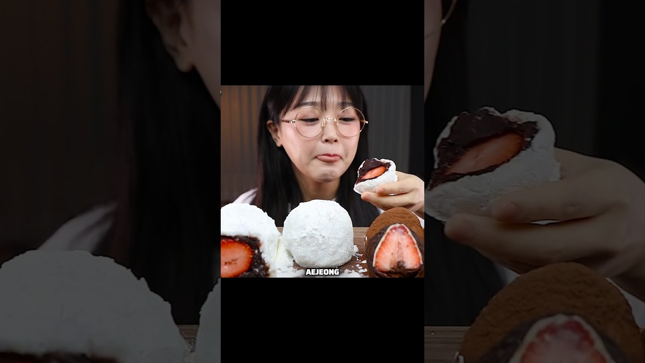ASMR eating soft strawberry🍓 mochi Daifufu mukbang 