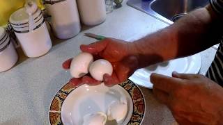 Comment peler des œufs mollets ?