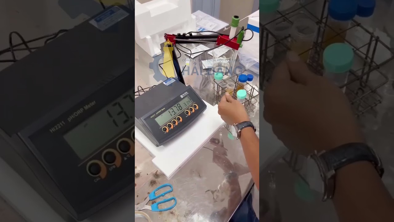 Bàn Giao Và Hướng Dẫn Vận Hành cho Đại Học Nông Lâm Máy Đo PH HI2211-02