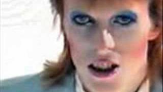 Video thumbnail of "David Bowie - life on mars"