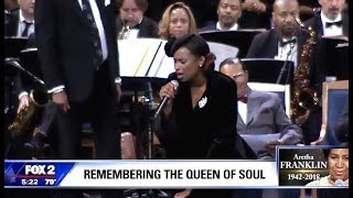 Jennifer Hudson Performs &quot;Amazing Grace&quot; (Aretha Franklin Memorial)