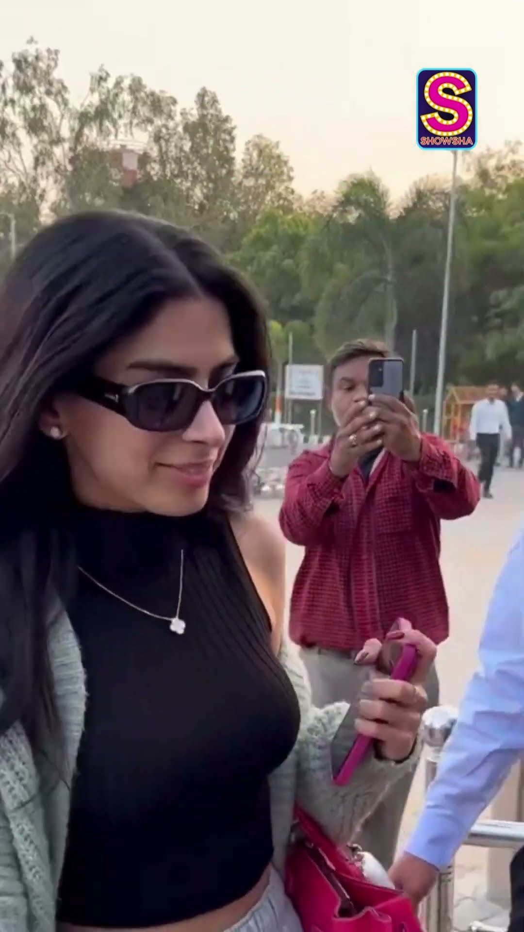 Gen-Z Queen Khushi Kapoor Spotted With Her Favorite Boys In Jamnagar | N18S #shorts #viral