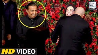 Mukesh Ambani And Sanjay Dutt's Bromance At Deepika And Ranveer's Reception Party | LehrenTV