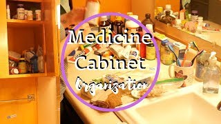 MEDICINE CABINET ORGANIZATION • BATHROOM ORGANIZATION SERIES