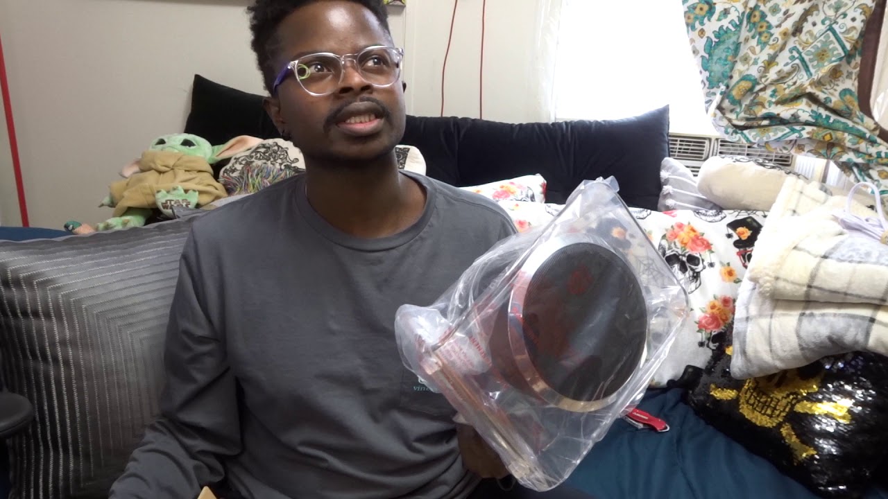 Victorola Acrylic Turntable Unboxing