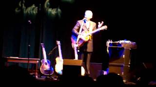 Tommy Emmanuel Ruby's Eyes w broken guitar intro Santa Cruz  02-13-09