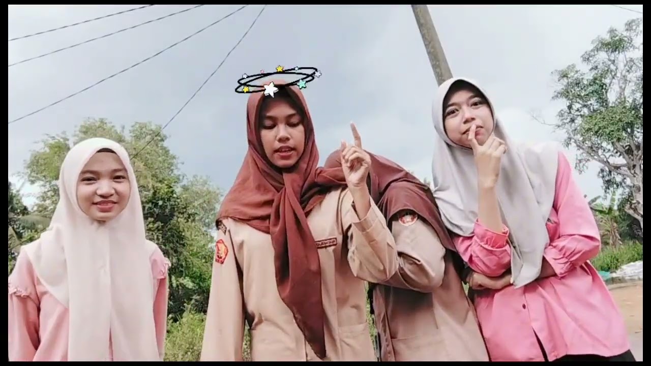 MAINN AT LEAST BARENG TEMAN 