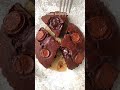 RECIPE BELOW 👇🏽 🍫 INDULGENT CHOCOLATE CAKE 🍫 #chocolatecake #chocolate #cake #cakerecipe 