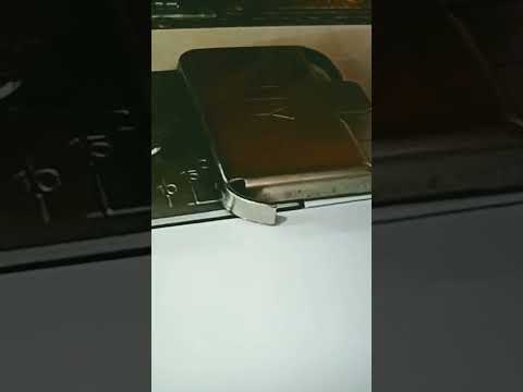 مسطرة المغناطيس بتساعدك على عمل خياطه مستقيمه وعدم تحريك القماش أثناء الخياطه وخصوصا لو مبتدئه