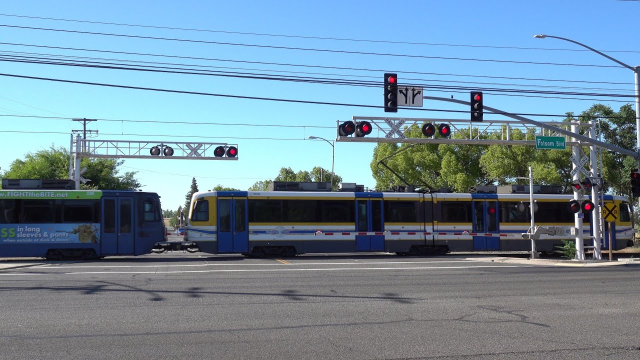 aerojet-rd-railroad-crossing-sacrt-gold-line-inbound-rancho-cordova