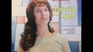 Loretta Lynn - When They Ring Those Golden Bells (1965). chords