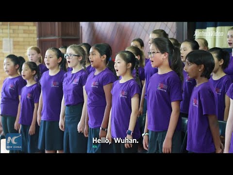89-year-old New Zealand musician leads girls' choir to sing for Wuhan