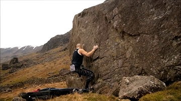 Gillercombe Boulder Circuit - 6A / V3 - 7A / V6 mountain boulder classics.