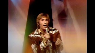 Gary Puckett 1969 live performance  - This Girl Is A Woman Now  (Stereo Mixed from Mono)