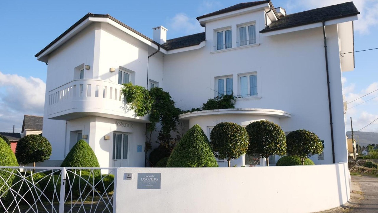 ОТЕЛЬ LA CASA DE LAS CAMELIAS, Бусто, Испания | Праздники в Европе