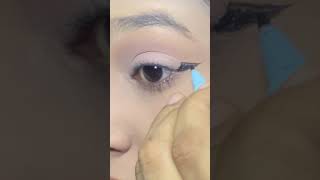 From shaky hands to sharp wings. ✍️ #EyelinerTutorial #WingedEyeliner #MakeupArtist #beautyhacks