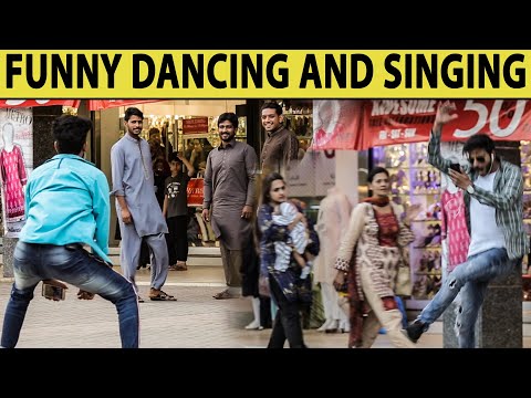 funny-singing-and-dancing-in-public-prank---lahori-prankstar