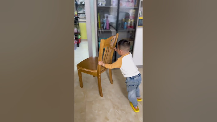 The oil pan at home suddenly caught fire, and the baby solved it cleverly!#funny #babyboy #baby