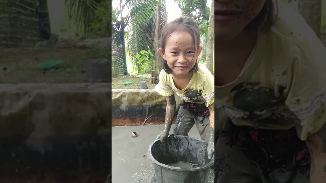 Bantuin ayah bongkar kolam ikan nila