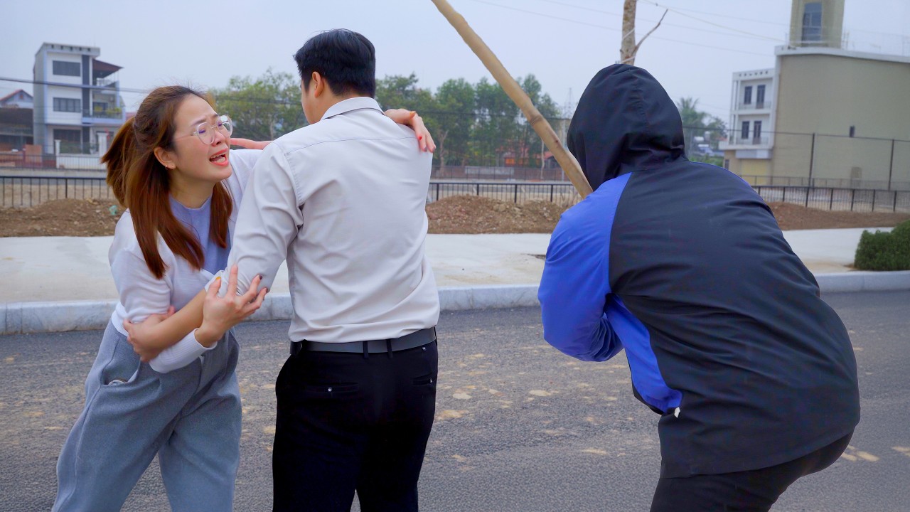 Jack Was Suddenly Injured at the Construction Site — Tu Tien Panicked