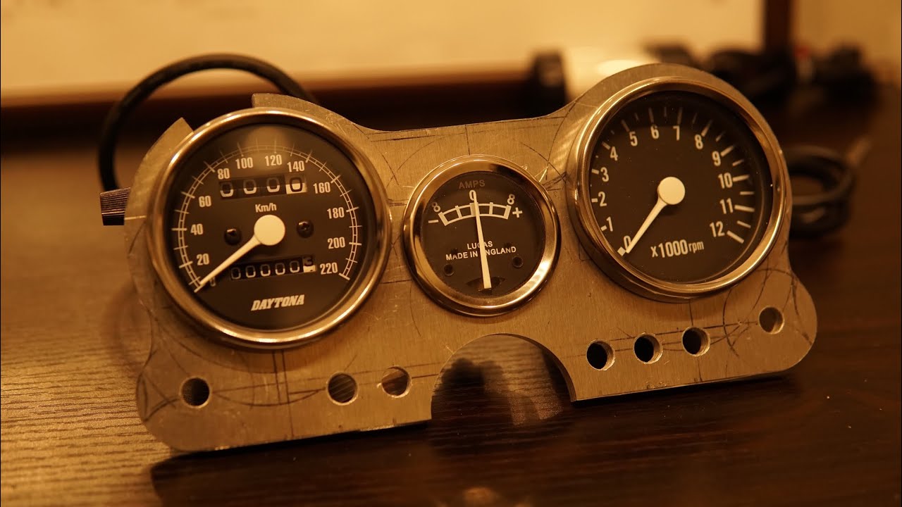 メーターステー自作 motorcycle dashboard made of aluminum for VX800