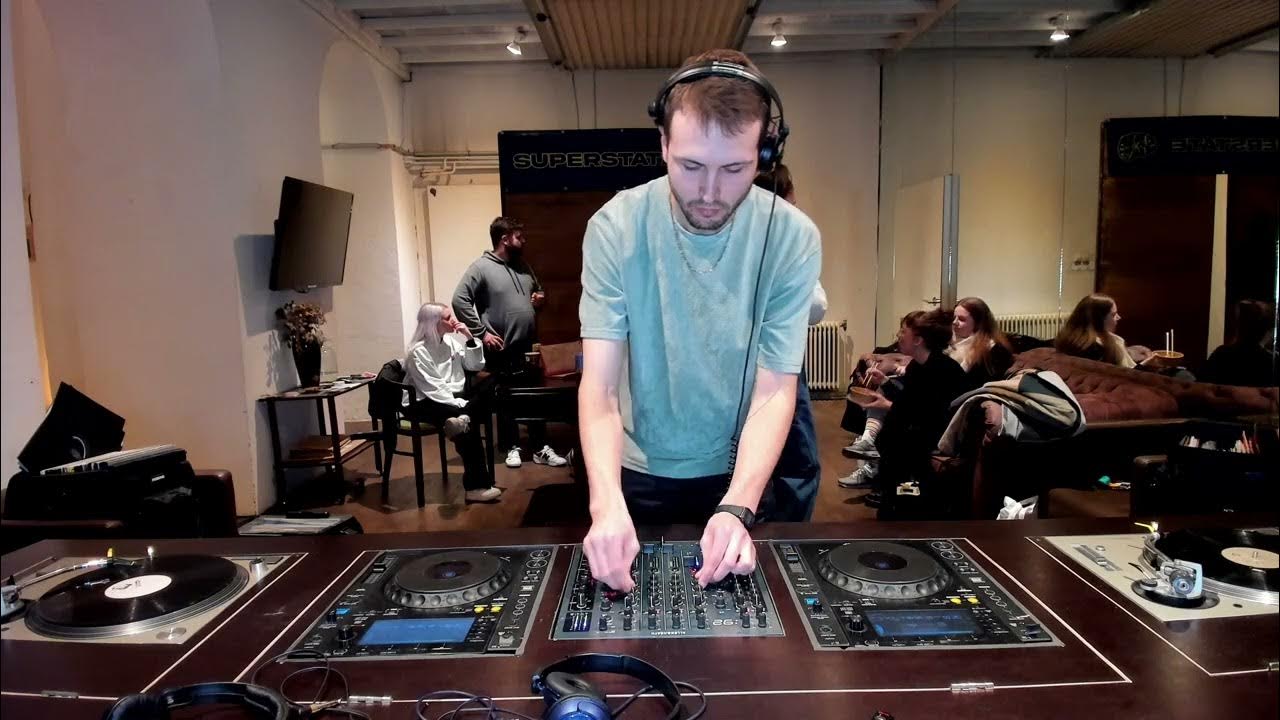 Бесплатное радио смартфон. Радиоприемник для андроид без интернета. Приложение радио для андроид. Бесплатное радио смартфон. Бесплатное радио смартфон.