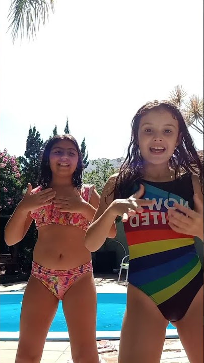 fala pra seu pai que eu não quero dinheiro @mundodaiza #iza #amigas #nãotenhodinheiro #piscina