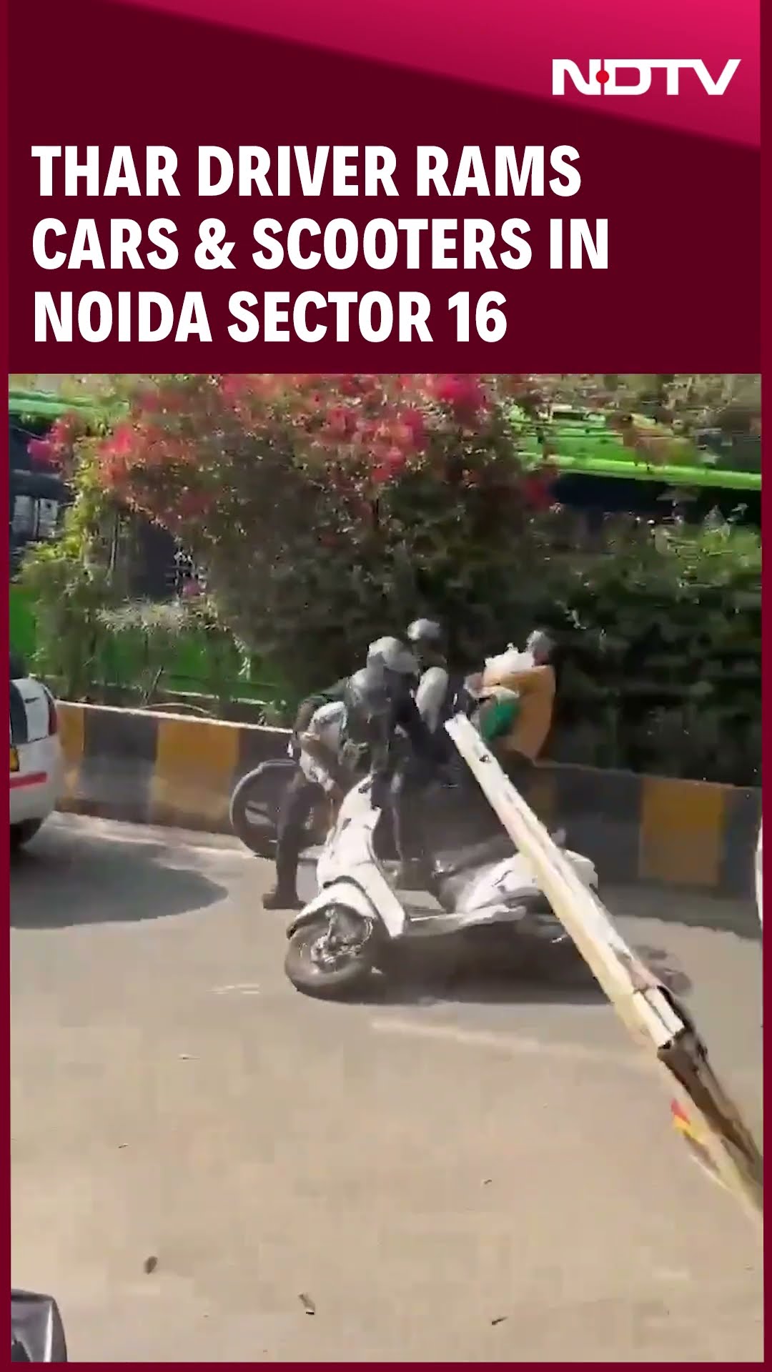 Noida Thar Video | Thar Driver Crashes Into Many Vehicles In Noida Sector 16