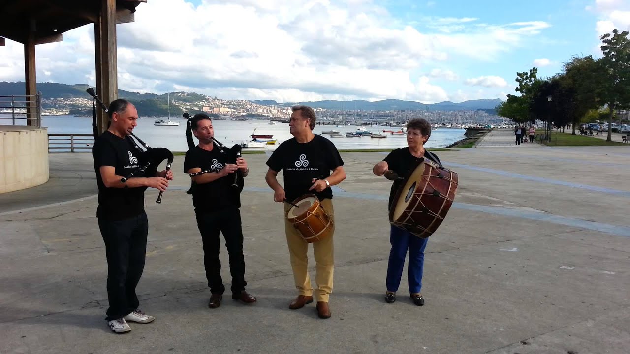 De Vigo a Santiago  ( Moañesa de Música é Danza )