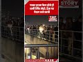 गुरुग्राम में गर्मी का असर! रैपिड मेट्रो सेवा ठप, ट्रैक पर चले यात्री | Gurugram |