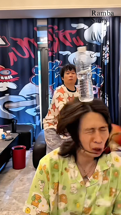 The long-haired guy doesn't learn from his mistakes🤣