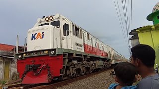 KERETA API MELUNCUR BANYAK SEKALI #keretaapi #train #trainvideo #railway #railways #sepur #kai