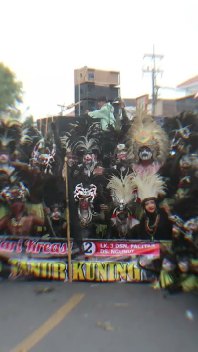 dayak janur kuning karnaval ngunut