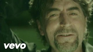 Video thumbnail of "Joaquín Sabina - Paisanaje (Videoclip)"