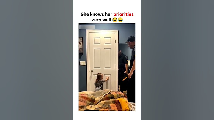 She knows her priorities very well😂😂