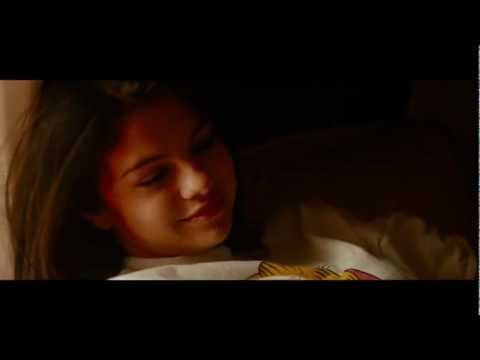 Spring Breakers - Official Trailer 2013 (joshutchersonn.tumblr.com)