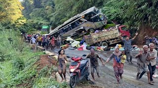 PENUMPANG MENANGIS KETAKUTAN !!! Innalillahi, Kejadian Buruk Bus Dari Jawa Melintas Tikungan Keramat