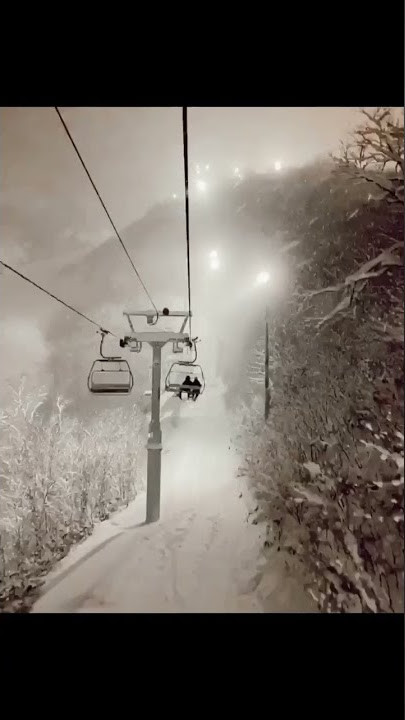 Kimler bu teleferiğe binmek ister?😅 Böyle bir kar yağışı ister miydiniz?#kartepe #teleferik #bayrak