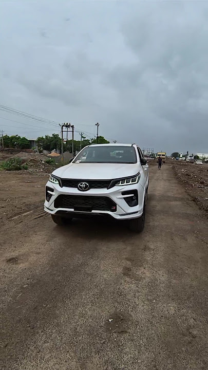 New Fortuner GRS - GR sports worth rupees 60 lakhs 😮 Truck unload #toyota #fortunergrsport #fortuner