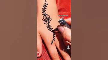 رسم حنا ع الايدين سونا النتشه 