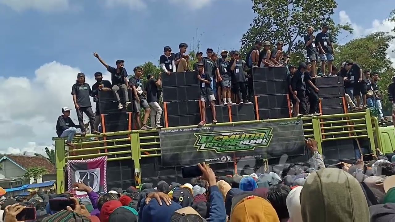 Sound Bocil Triple M Malang Audio tampil di sumbersewu 2023 Banyuwangi